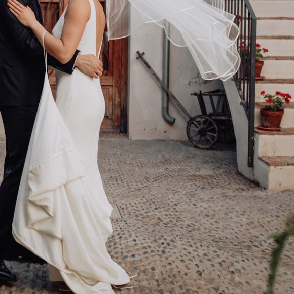 Theia Devon Ivory Wedding Dress (tailored) - Picture 8 of 12